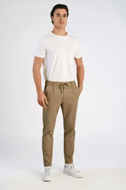 Chinos
