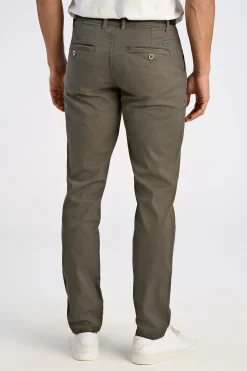 Chinos