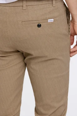 Chinos
