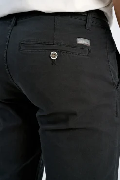 Chinos
