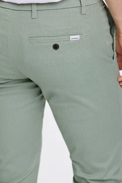 Chinos