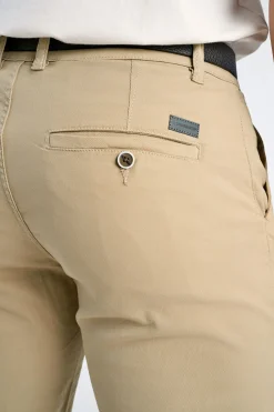 Chinos