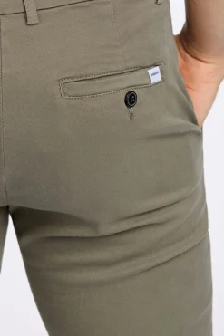 Chinos