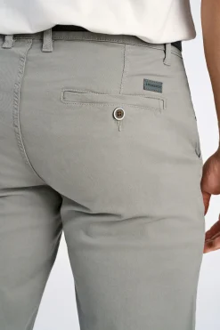 Chinos