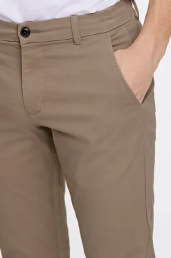 Chinos