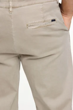 Chinos
