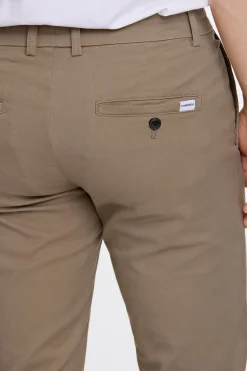 Chinos