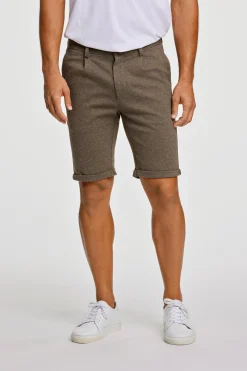 Performance shorts