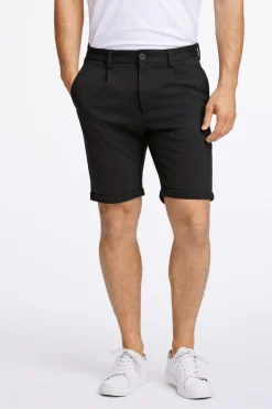 Performance shorts